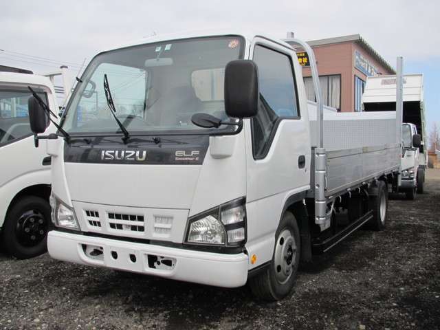 Isuzu Elf 2