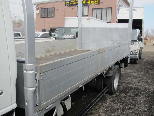 Isuzu Elf 4