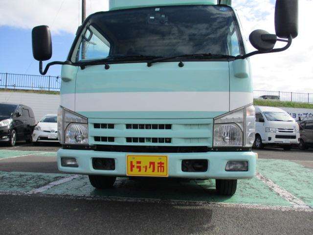 Isuzu Elf 12