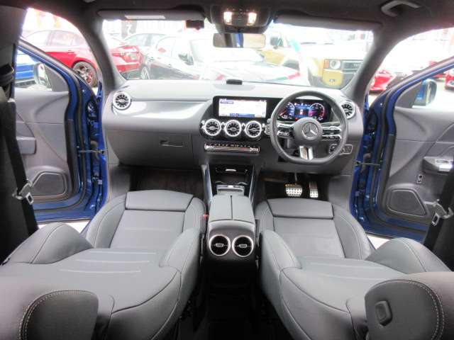 Mercedes-Benz GLA-Class 7