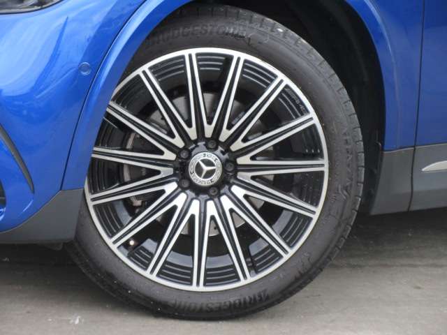 Mercedes-Benz GLA-Class 10