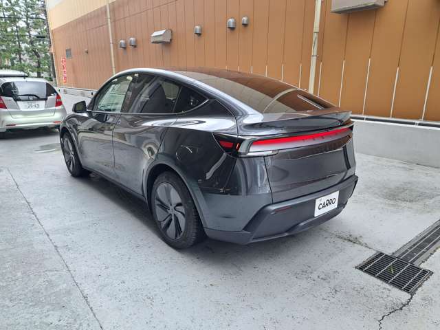 Tesla Model Y 11