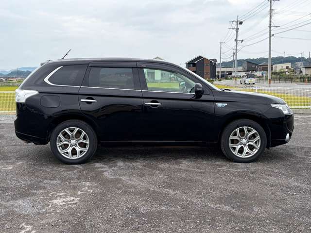 Mitsubishi Outlander PHEV 11