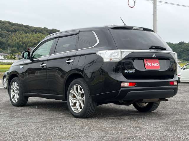 Mitsubishi Outlander PHEV 12