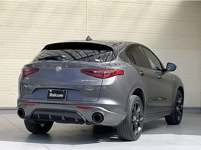 Alfa Romeo Stelvio 2