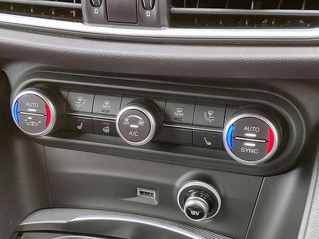 Alfa Romeo Stelvio 9