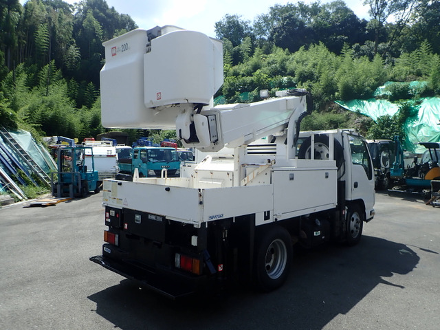 Isuzu Elf 2
