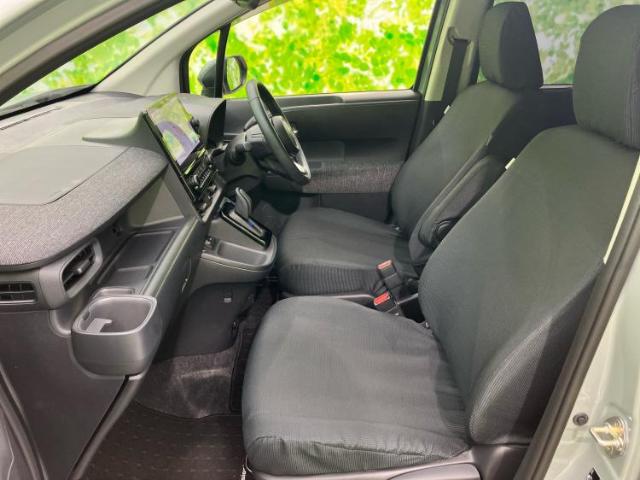 Toyota Sienta 9