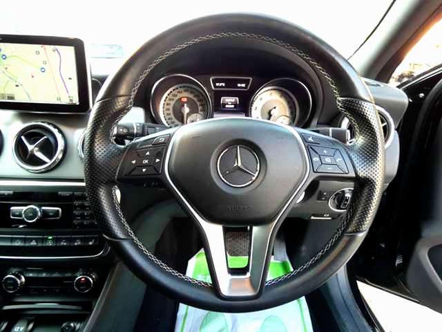 Mercedes-Benz GLA-Class 12