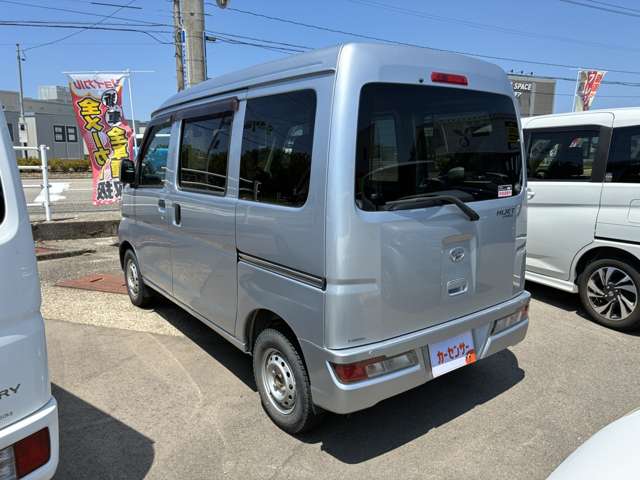 Daihatsu Hijet Cargo 4