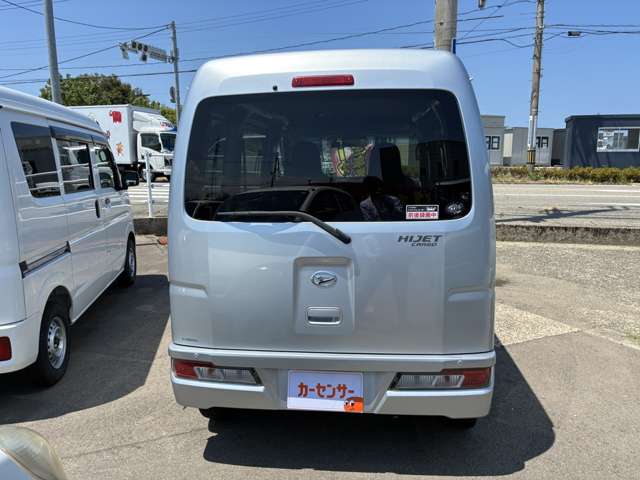 Daihatsu Hijet Cargo 5