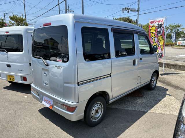 Daihatsu Hijet Cargo 6