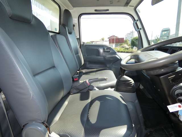 Isuzu Elf 12