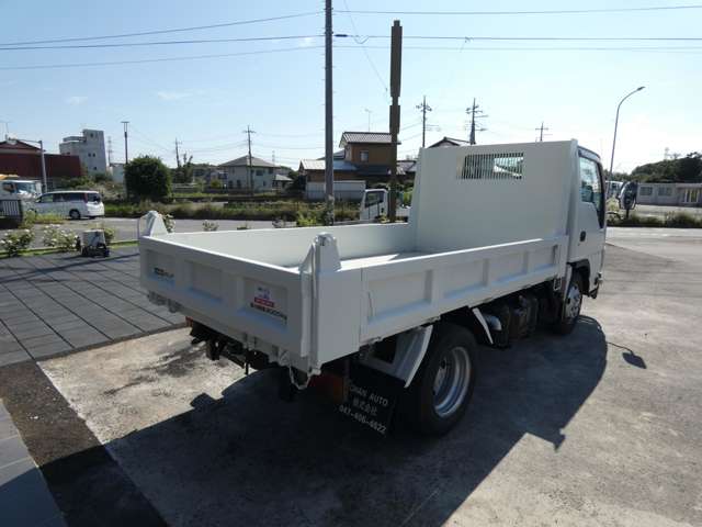 Isuzu Elf 6