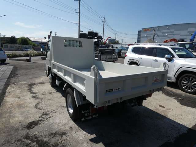 Isuzu Elf 8