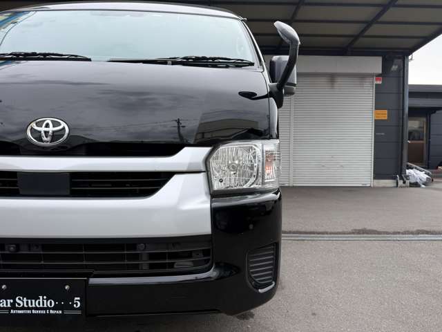 Toyota Hiace Commuter 4
