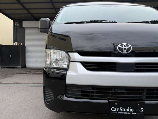 Toyota Hiace Commuter 5