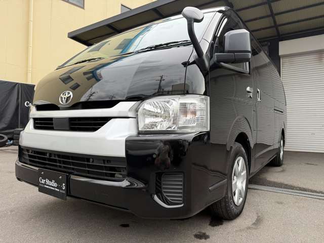 Toyota Hiace Commuter 6