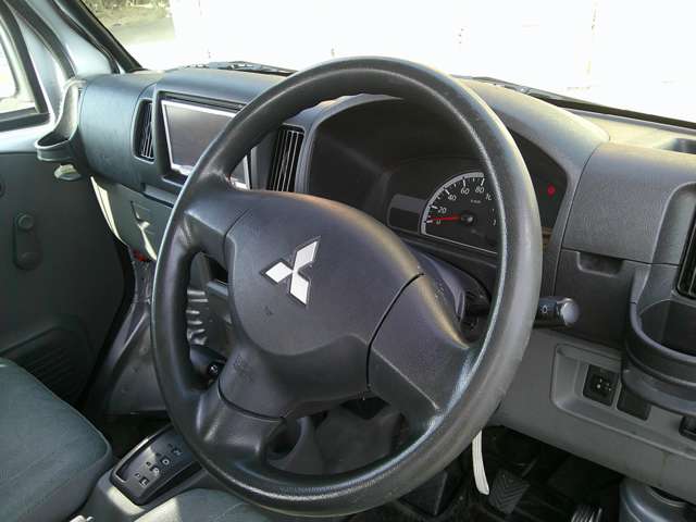 Mitsubishi Minicab Van 11