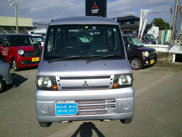 Mitsubishi Minicab Van 2