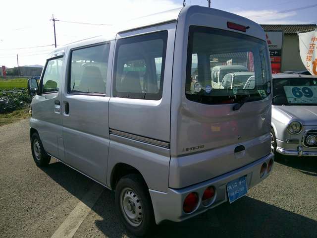 Mitsubishi Minicab Van 9