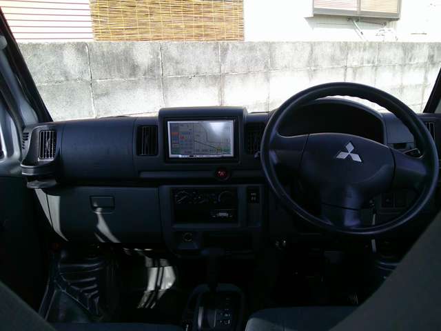 Mitsubishi Minicab Van 10