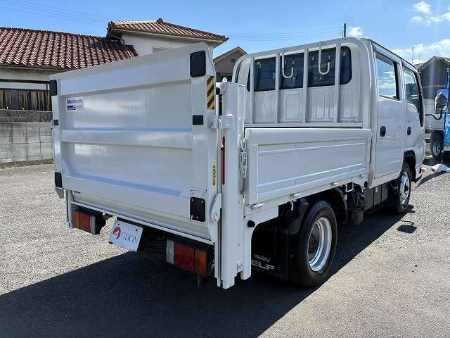 Isuzu Elf 6