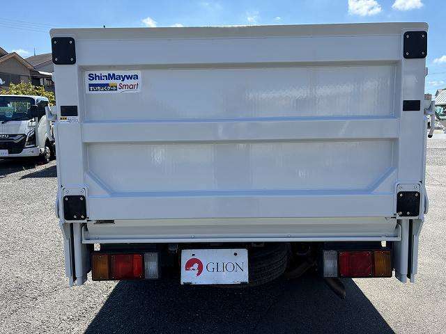 Isuzu Elf 7