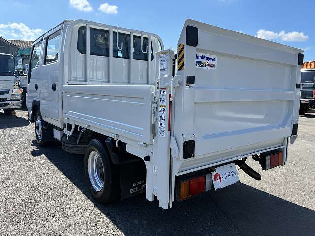 Isuzu Elf 8