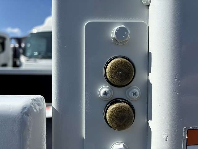 Isuzu Elf 10