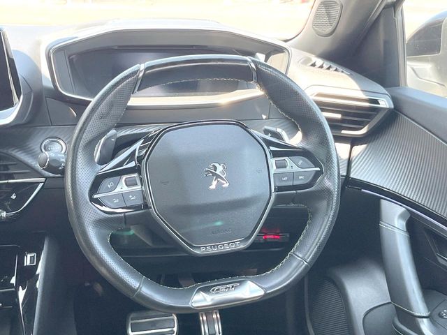 Peugeot SUV 2008 12