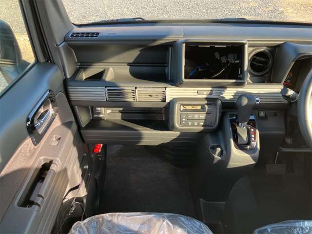 Honda N-VAN 8