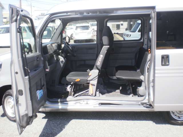 Honda N-VAN 8