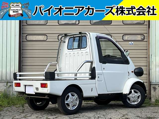 Daihatsu Midget II 11