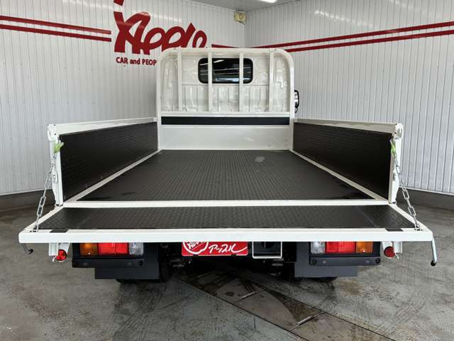 Hino Dutro 12