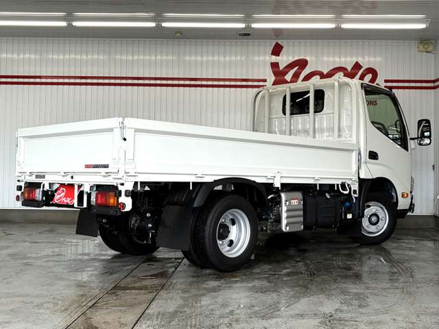 Hino Dutro 2