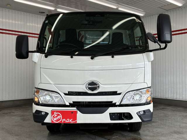 Hino Dutro 3