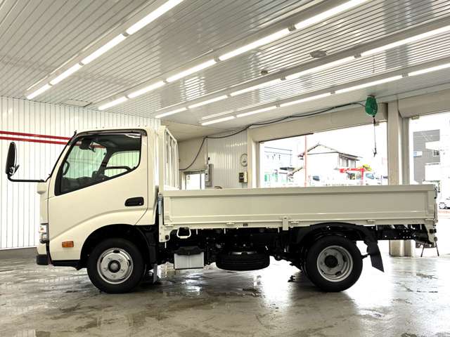 Hino Dutro 7