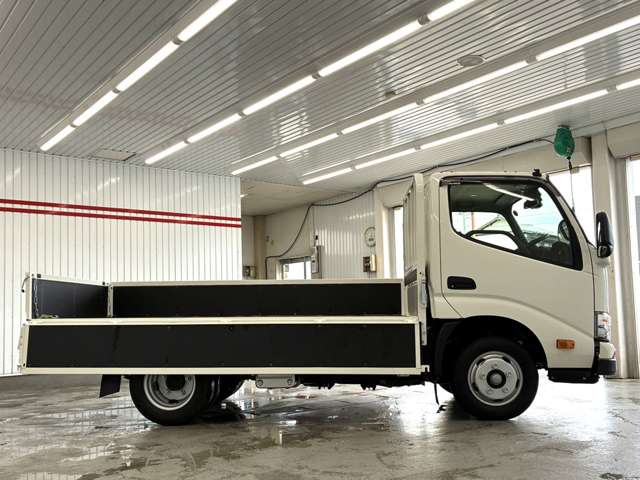 Hino Dutro 10