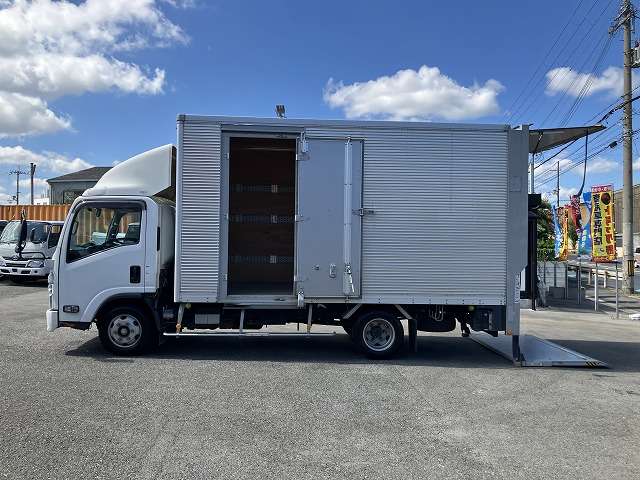 Isuzu Elf 11