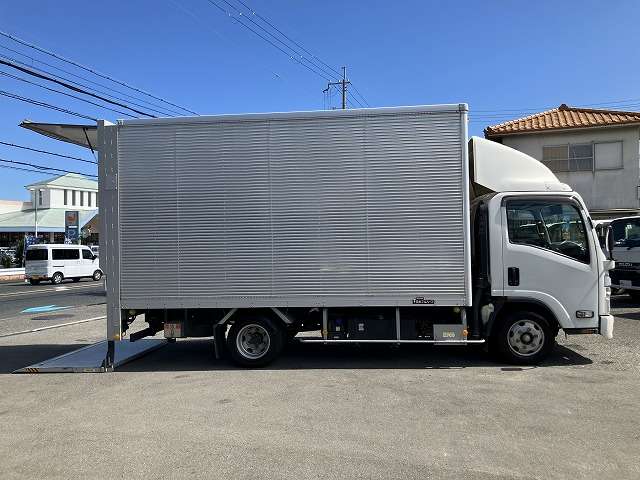 Isuzu Elf 12