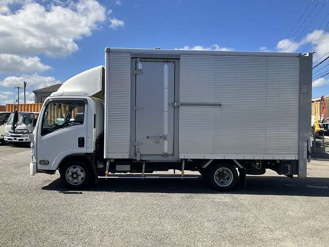 Isuzu Elf 4