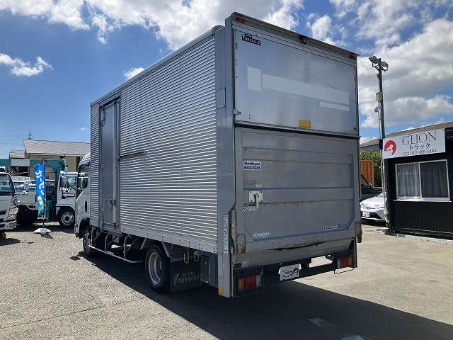 Isuzu Elf 6