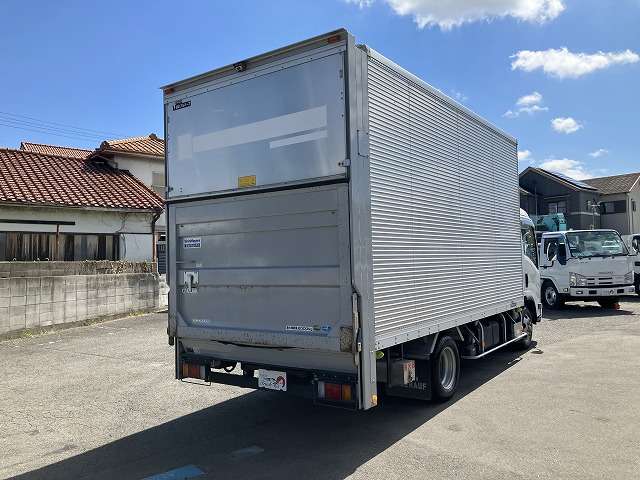 Isuzu Elf 8