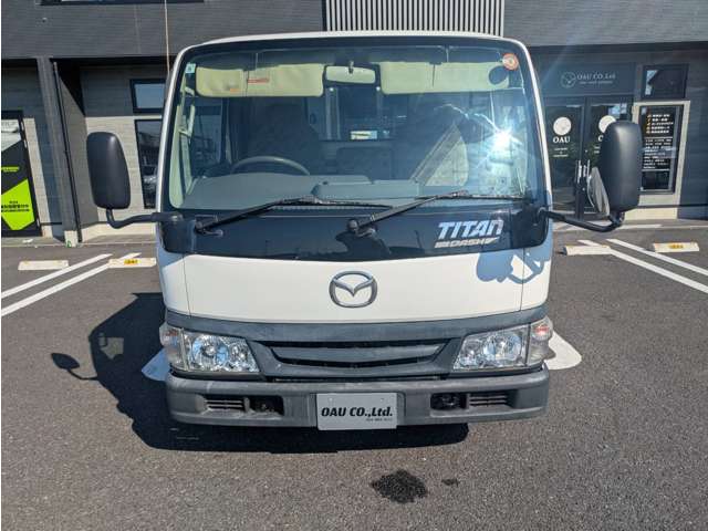 Mazda Titan Dash 9