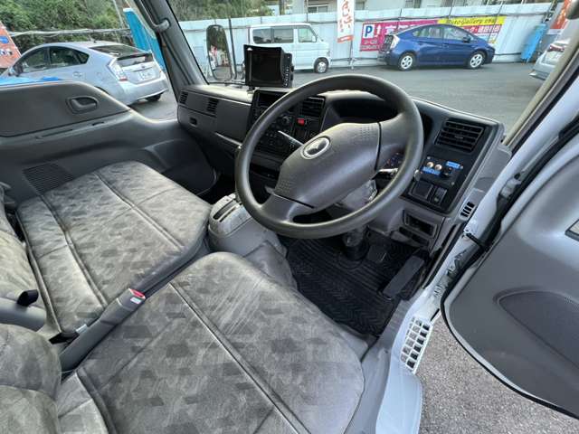 Mazda Titan Dash 11