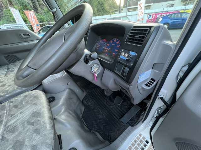 Mazda Titan Dash 12