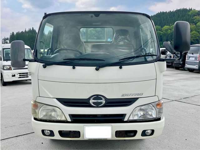 Hino Dutro 11