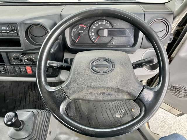 Hino Dutro 4