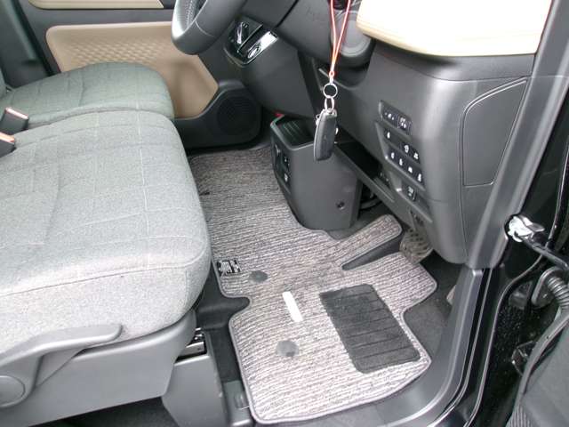 Mitsubishi Delica Mini 11